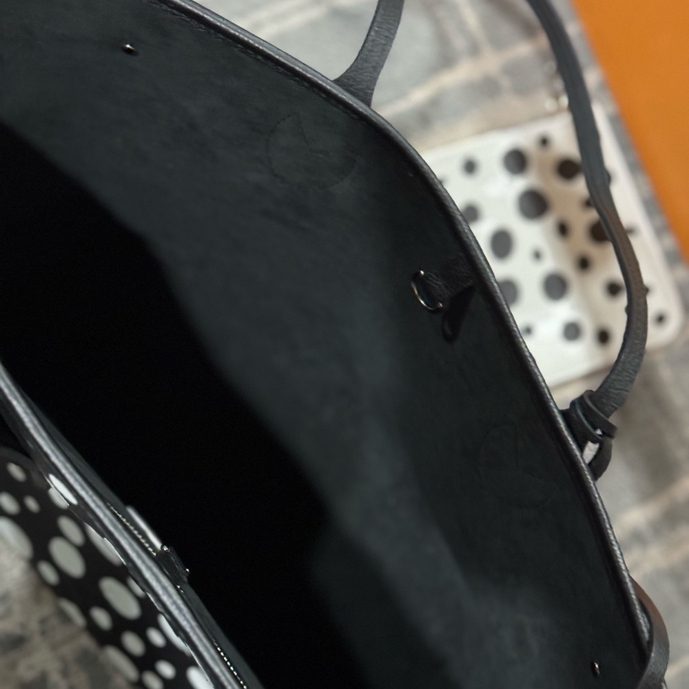 Louis Vuitton Black and White Tote Neverfull Limited Edition. Never Used. - Picture 6 of 10